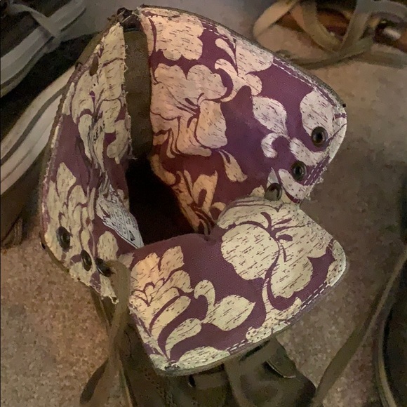 ROXY BOOTS - Picture 2 of 4